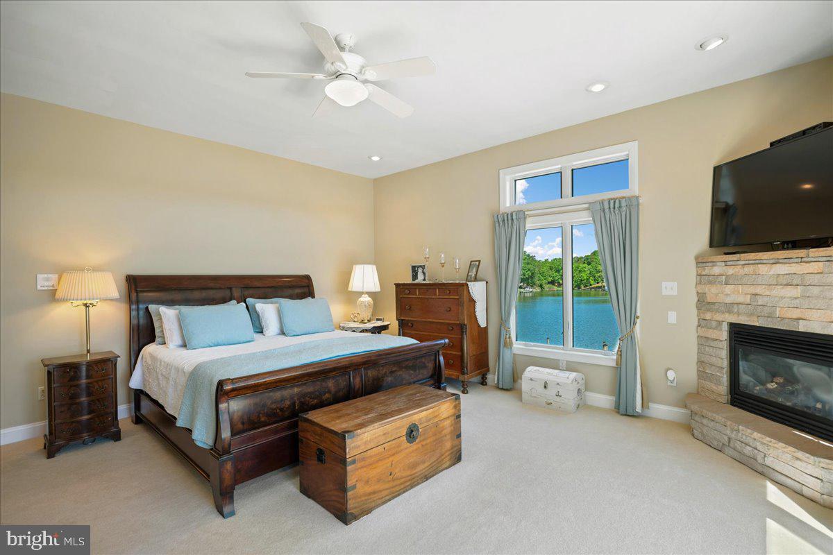 CLARKES LANDING - Residential