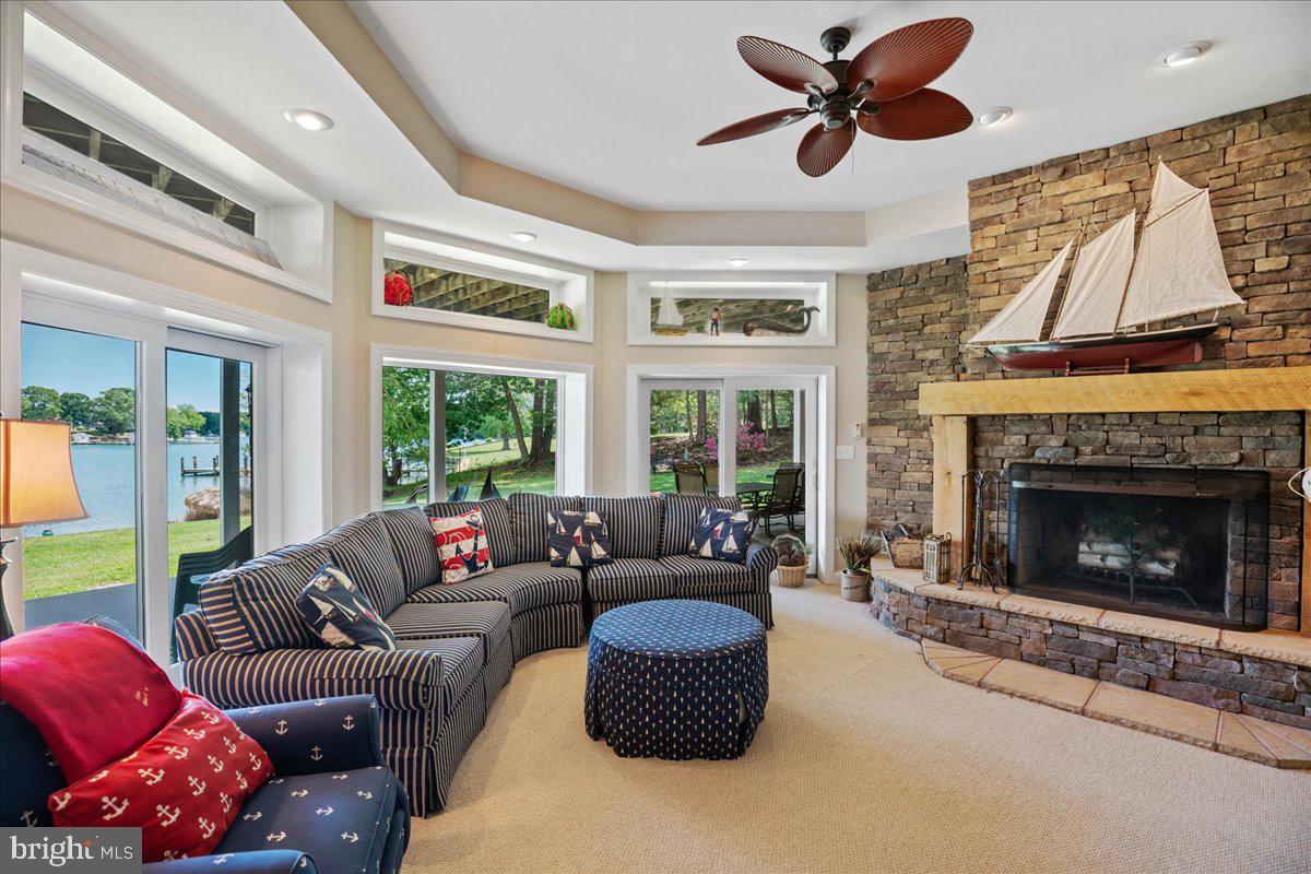 CLARKES LANDING - Residential