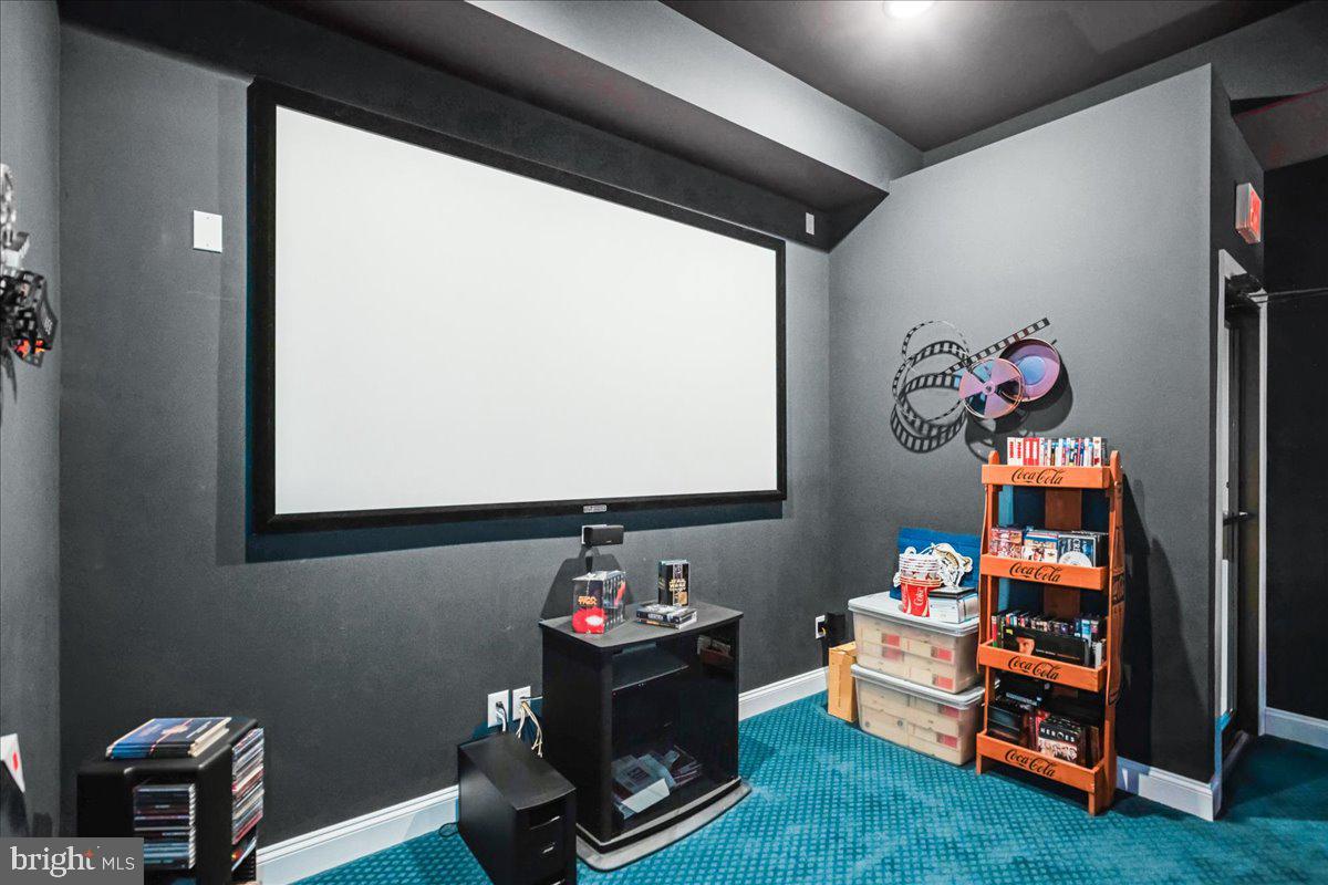 CLARKES LANDING - Residential