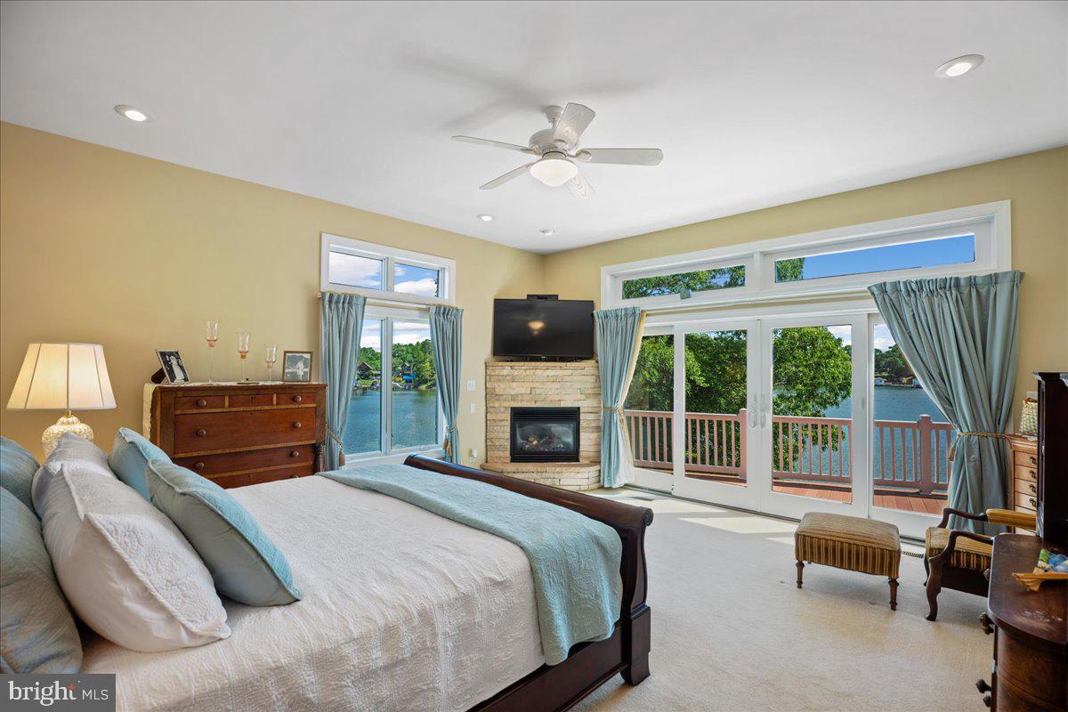 CLARKES LANDING - Residential