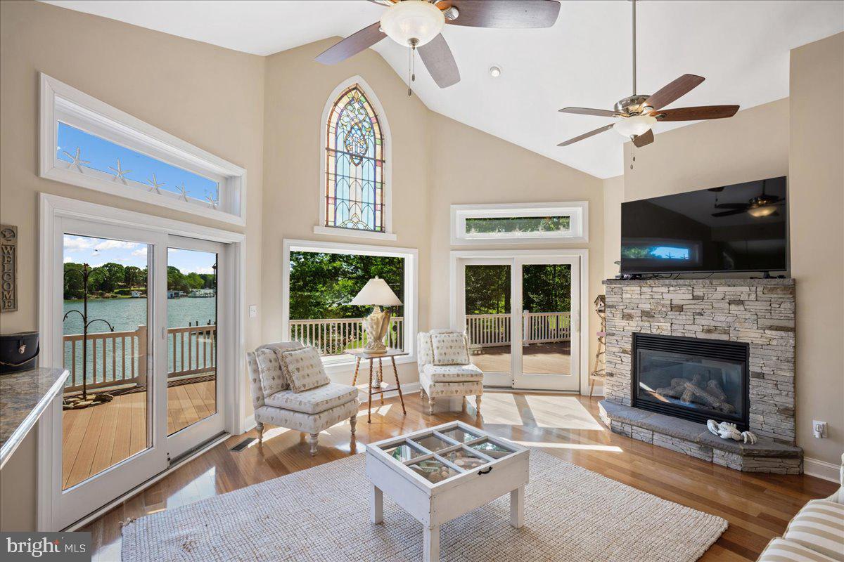 CLARKES LANDING - Residential