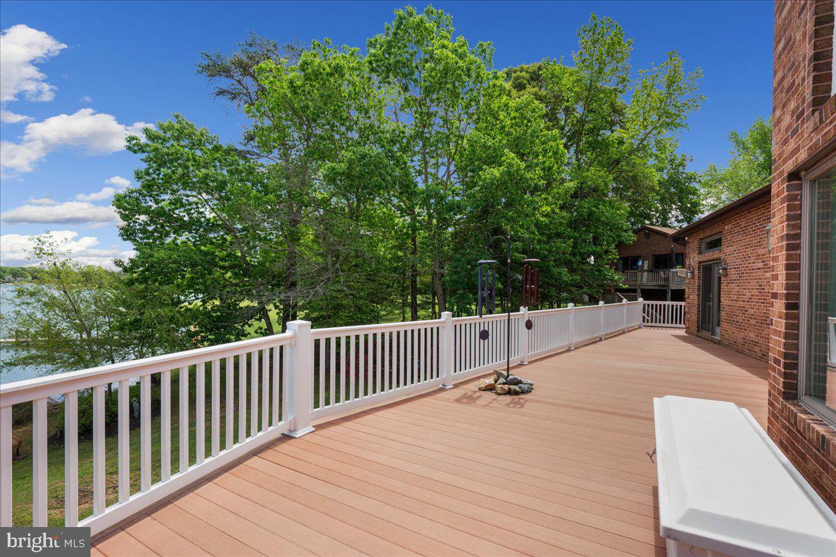 CLARKES LANDING - Residential