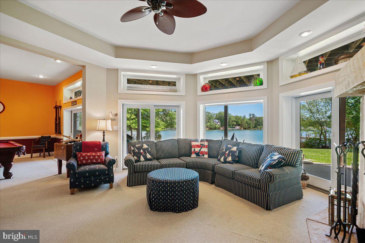 CLARKES LANDING - Residential