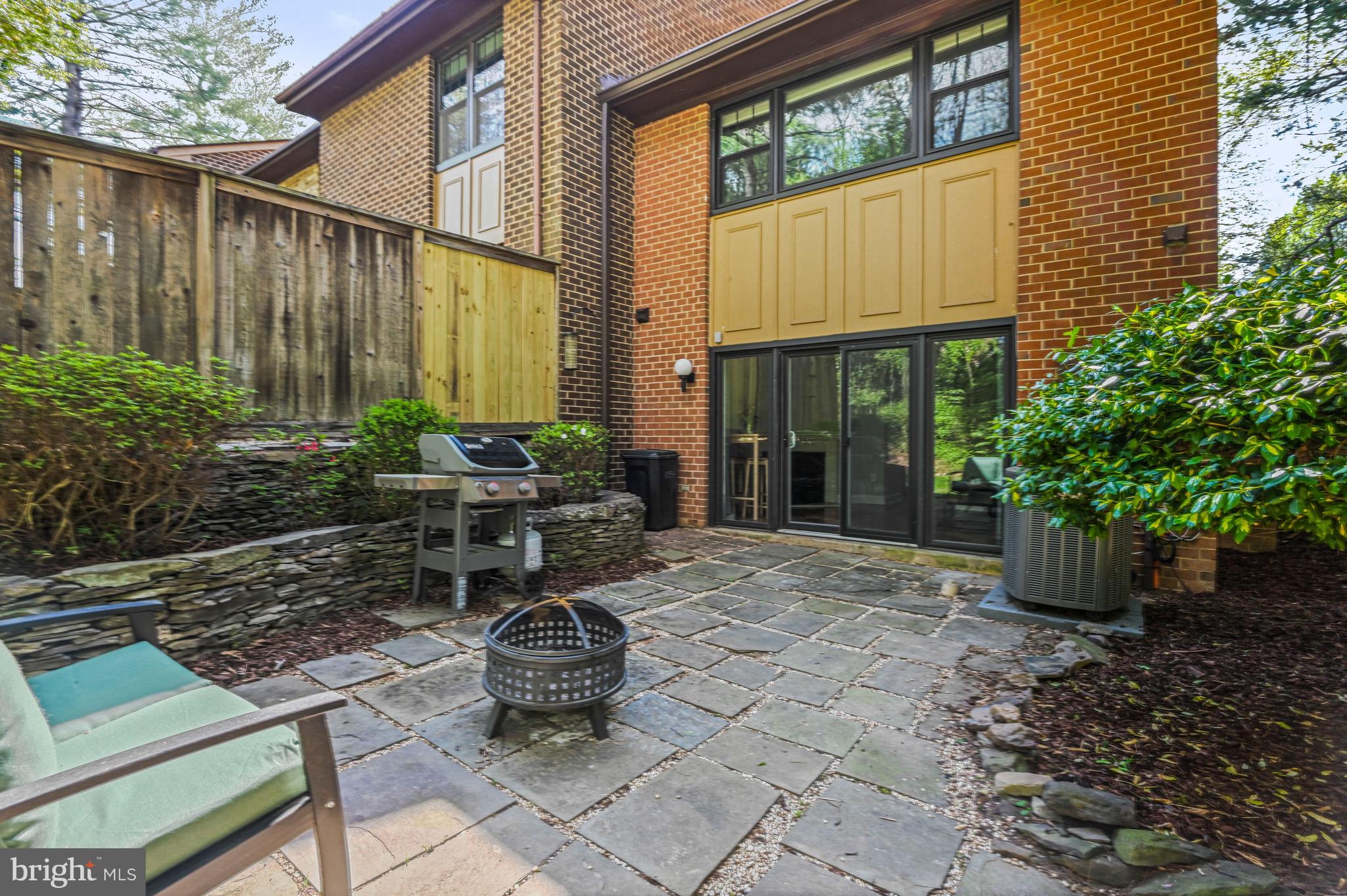 BOSTON RIDGE - Residential