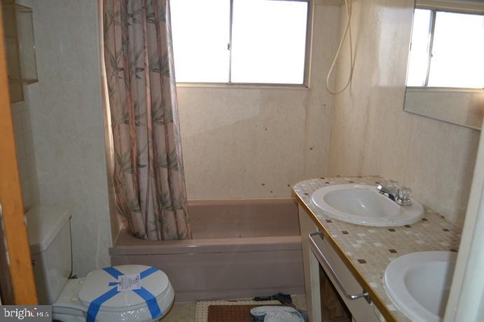 SNOWBALL GATE - Residential