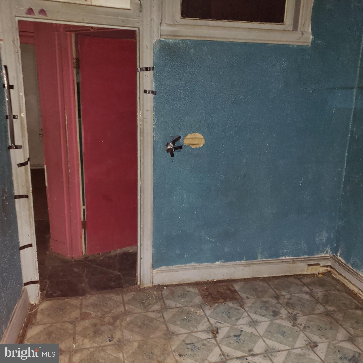 EAST SIDE - Residential