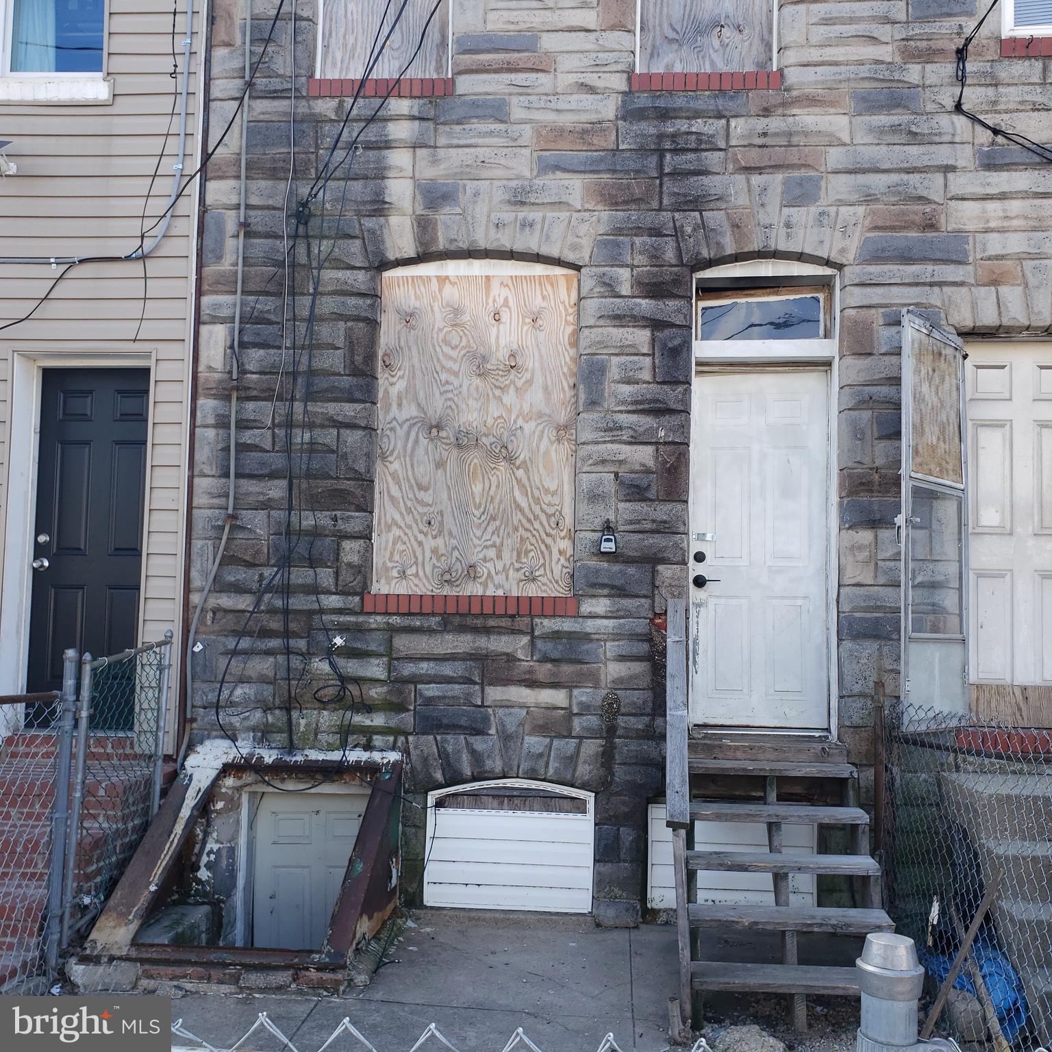 EAST SIDE - Residential