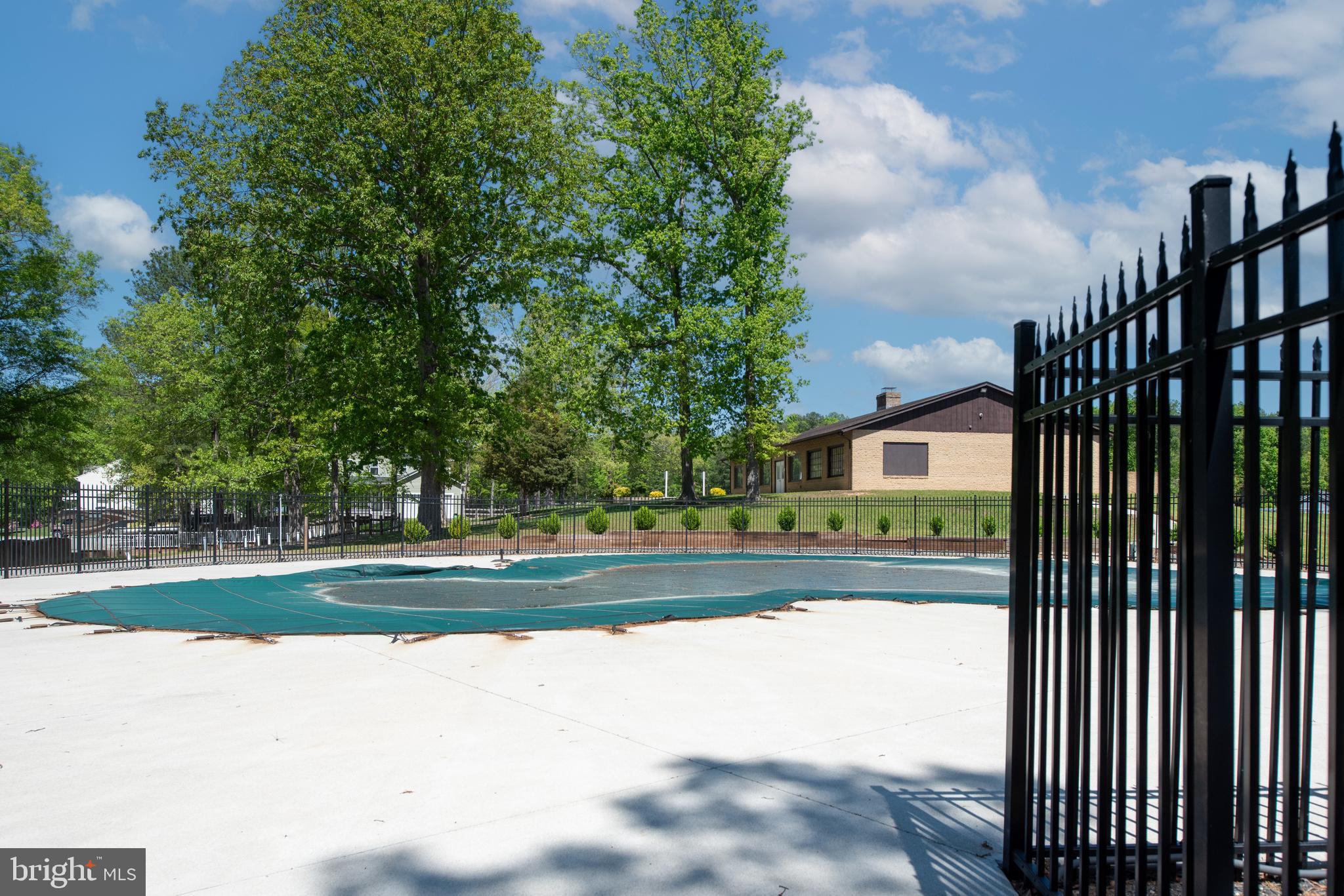 LAKE LAND OR - Residential