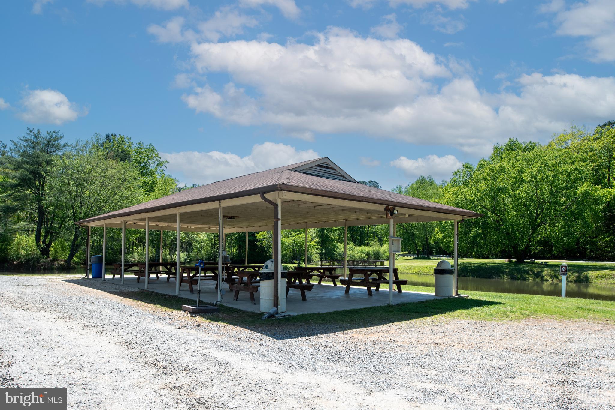 LAKE LAND OR - Residential