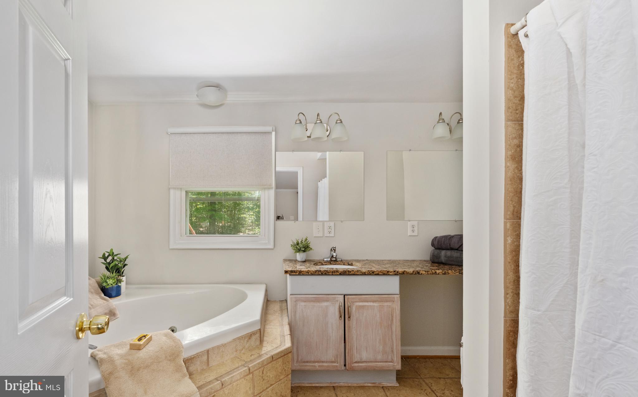 LAKE LAND OR - Residential