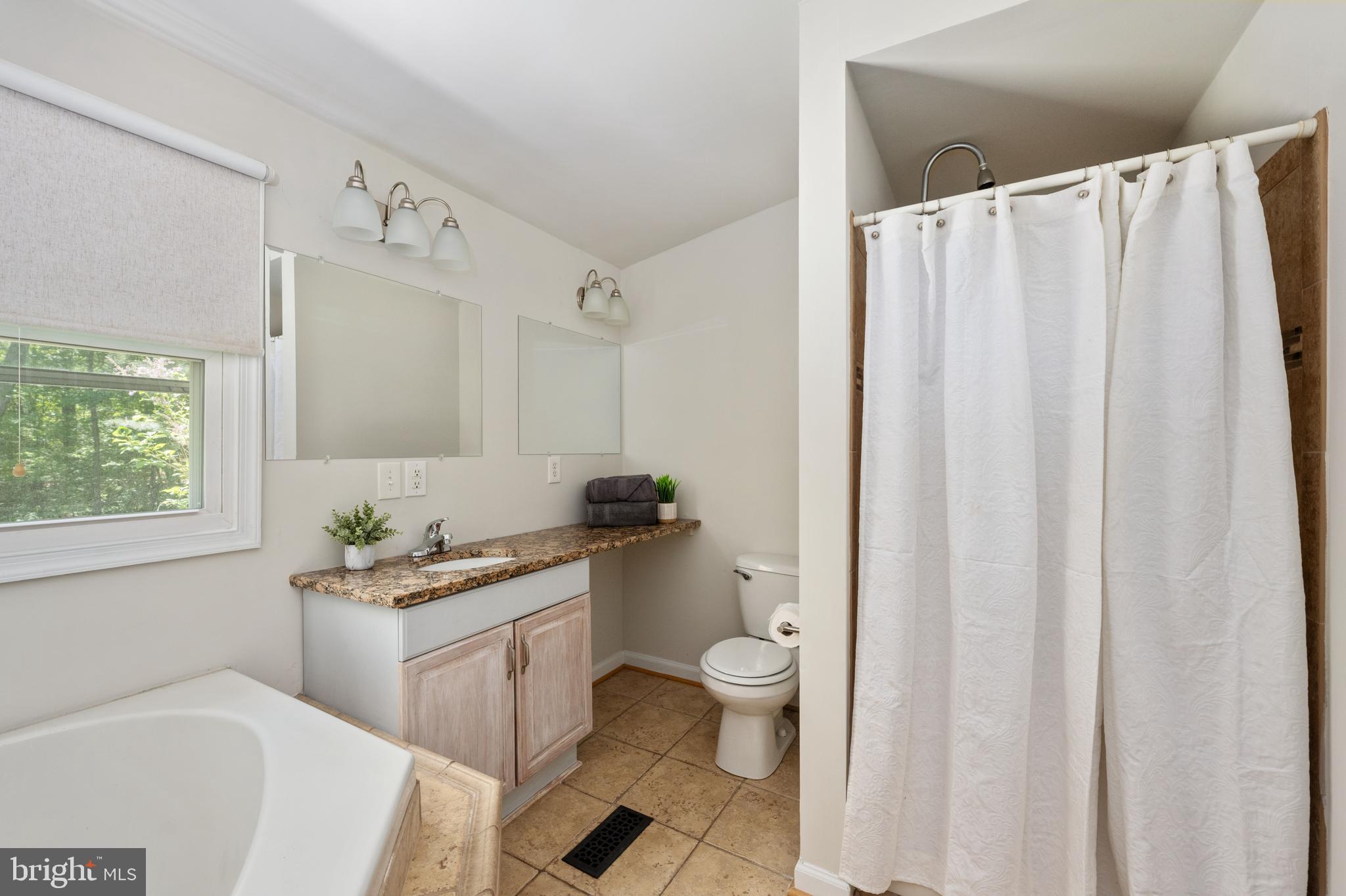 LAKE LAND OR - Residential