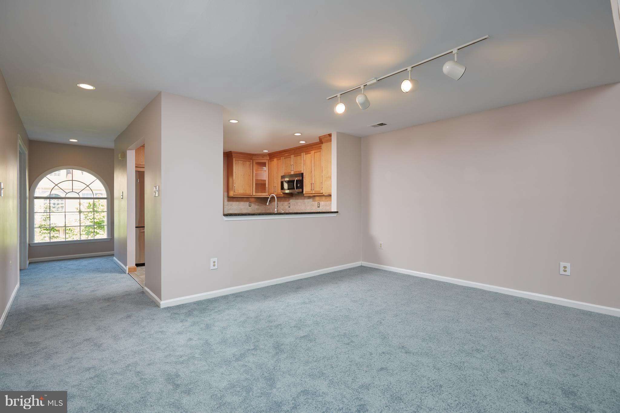 LUXBERRY COURTS - Residential