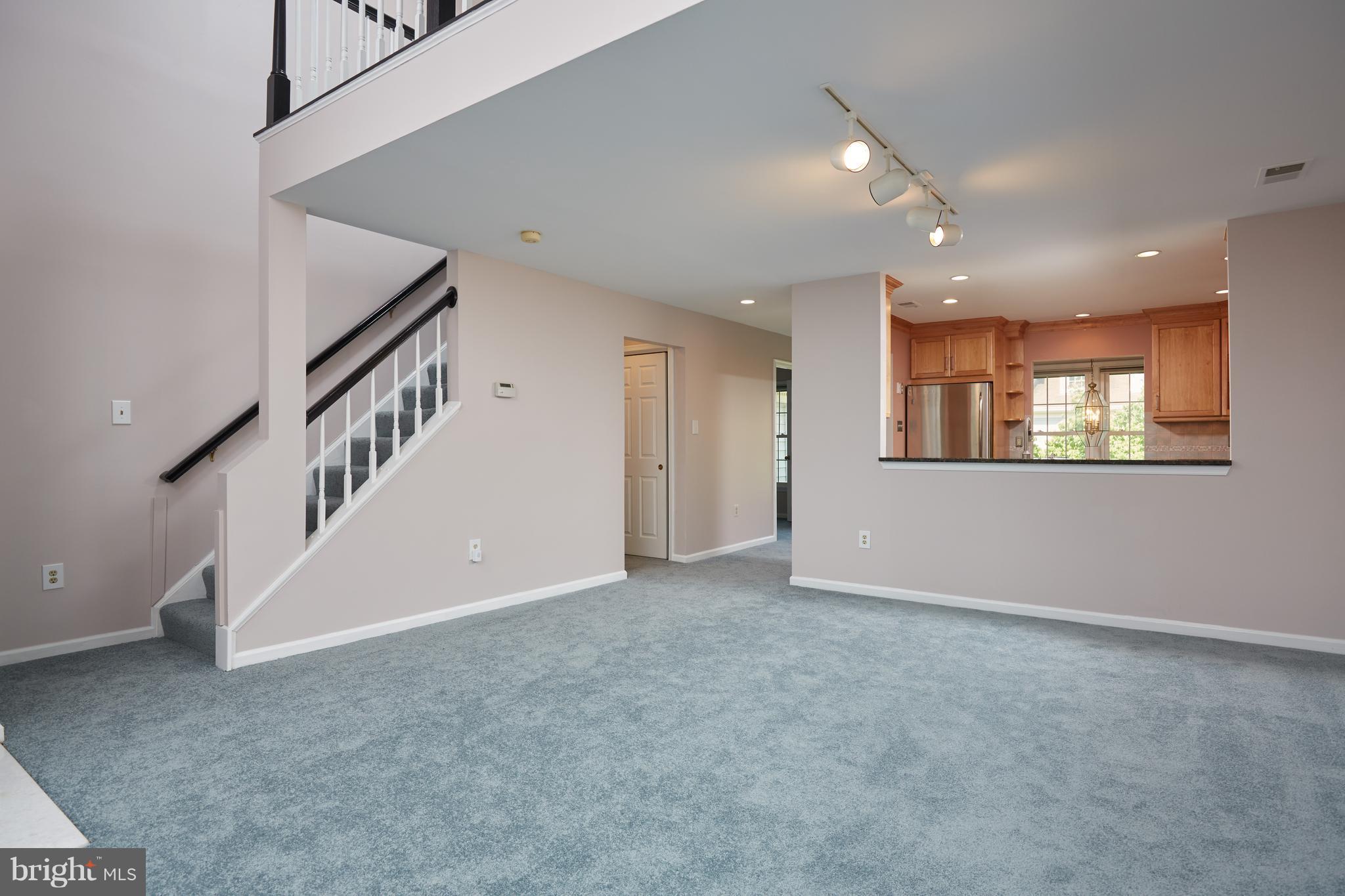 LUXBERRY COURTS - Residential