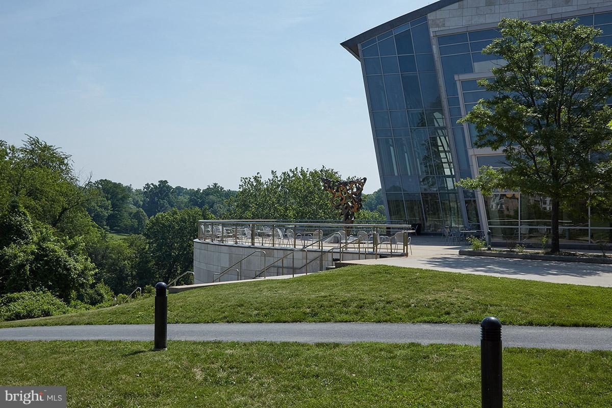 LUXBERRY COURTS - Residential