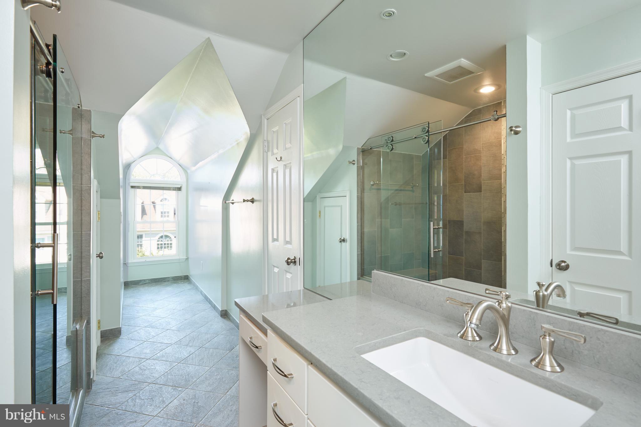 LUXBERRY COURTS - Residential