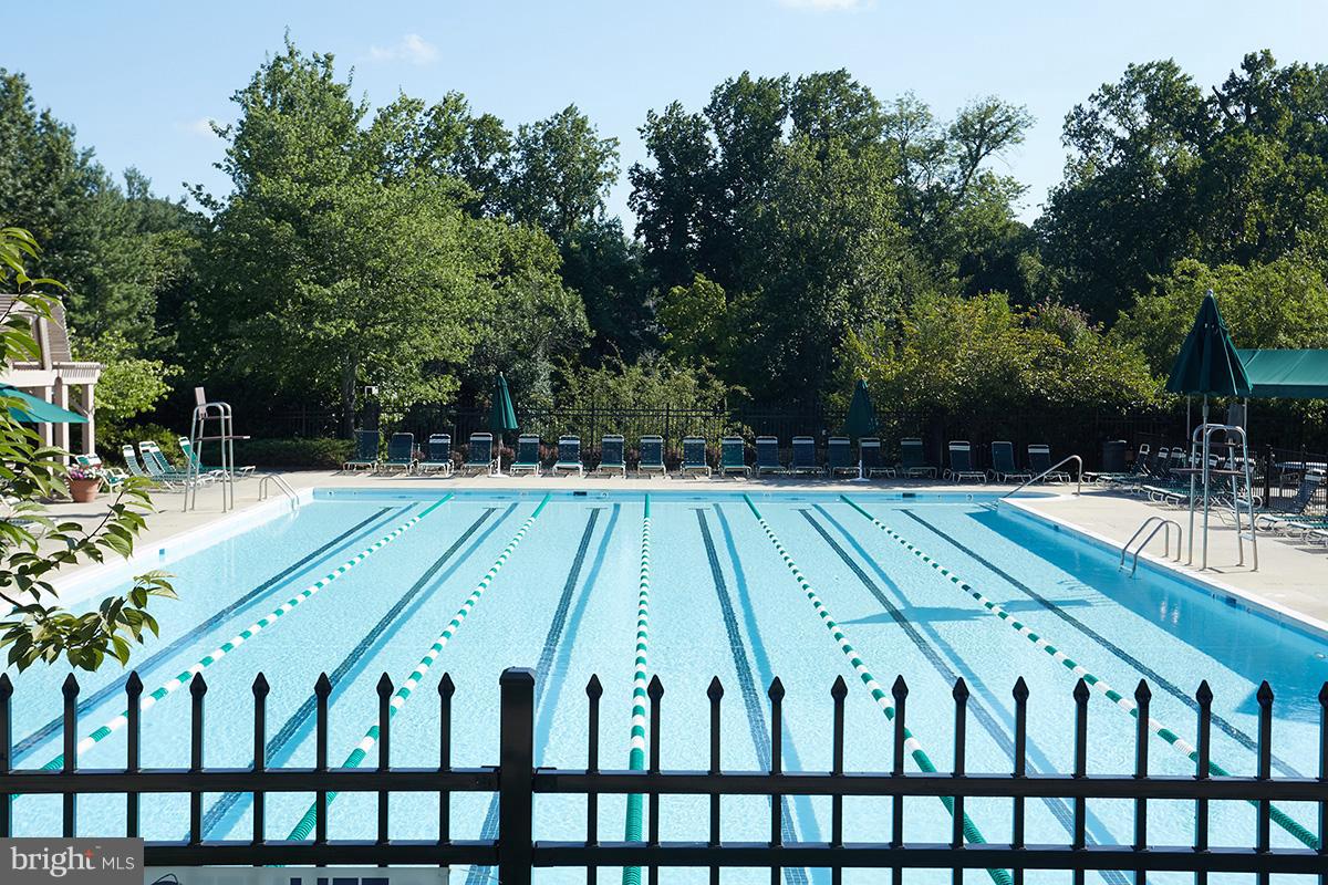 LUXBERRY COURTS - Residential