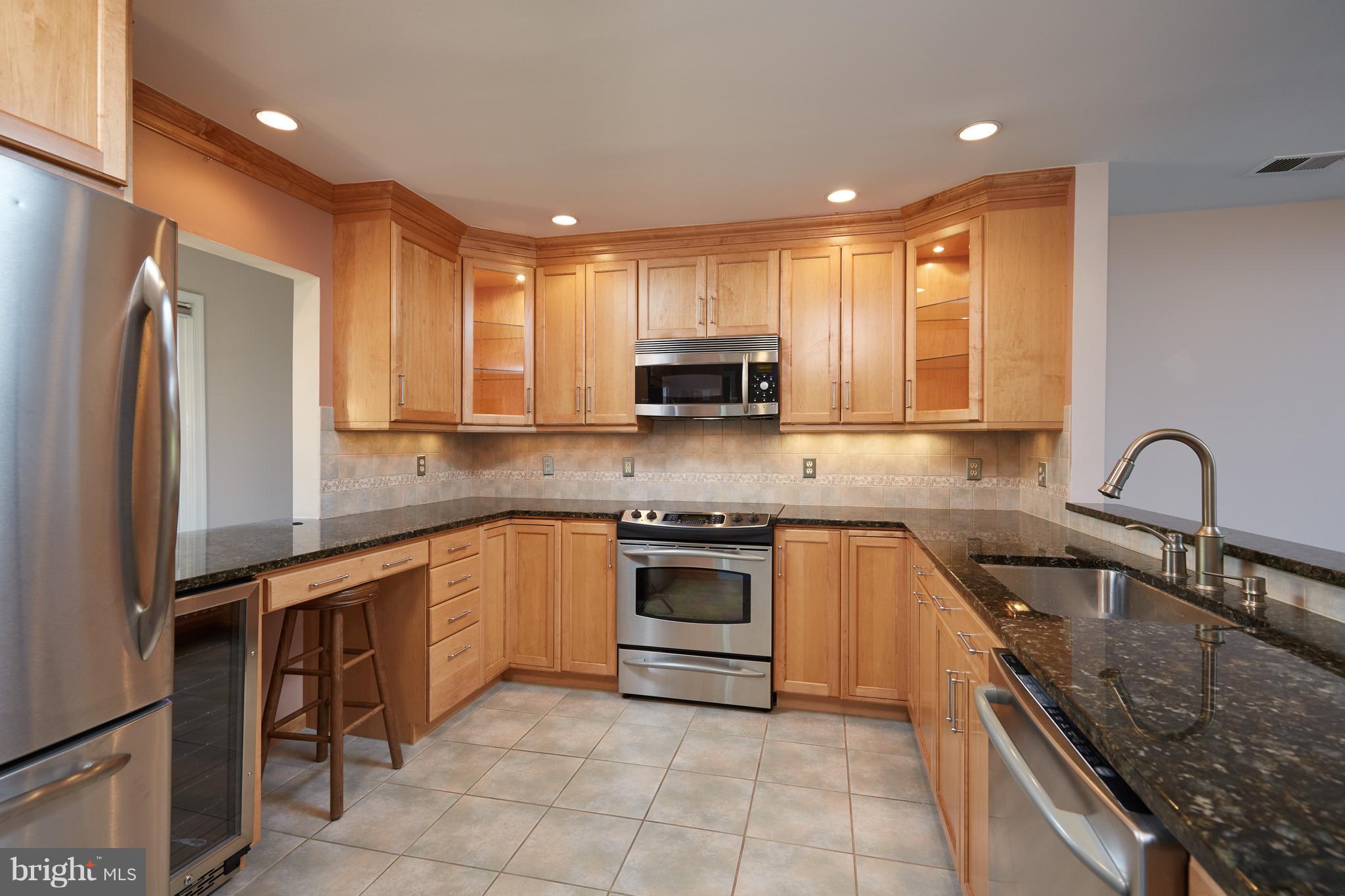 LUXBERRY COURTS - Residential