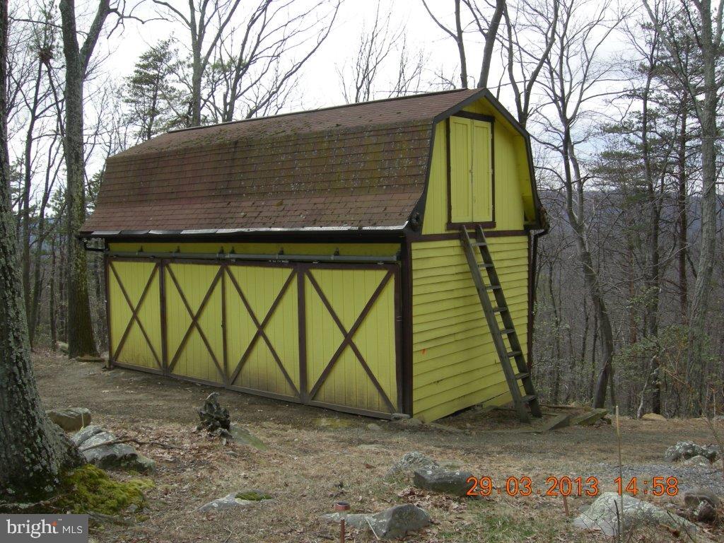 RITTERS HIDDEN VALLEY ESTATES - Residential