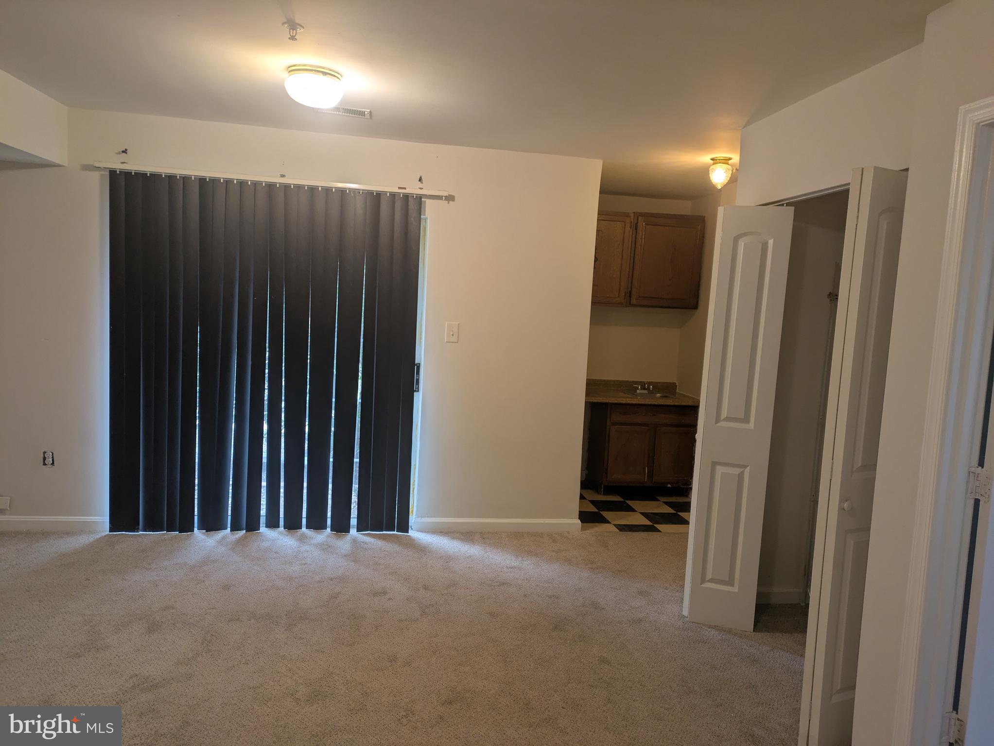 JACKSONS RIDGE CONDOS - Residential Lease