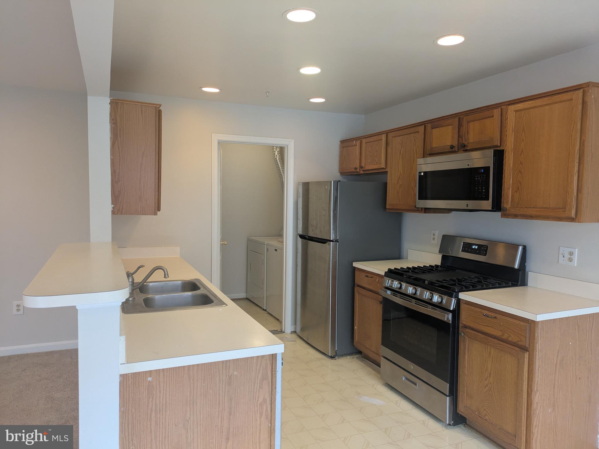 JACKSONS RIDGE CONDOS - Residential Lease