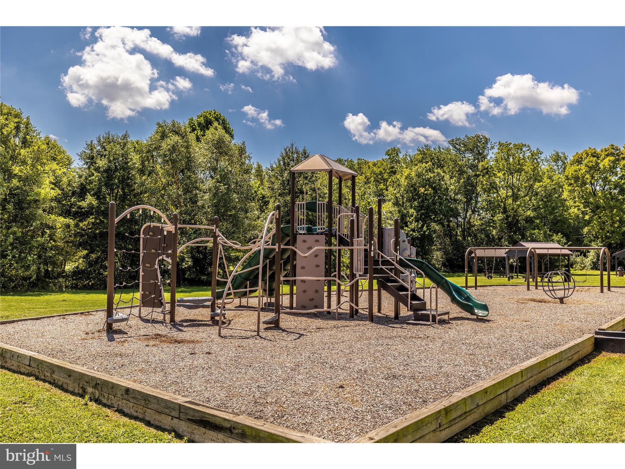 FREDERICKTOWNE VILLAGE - Residential