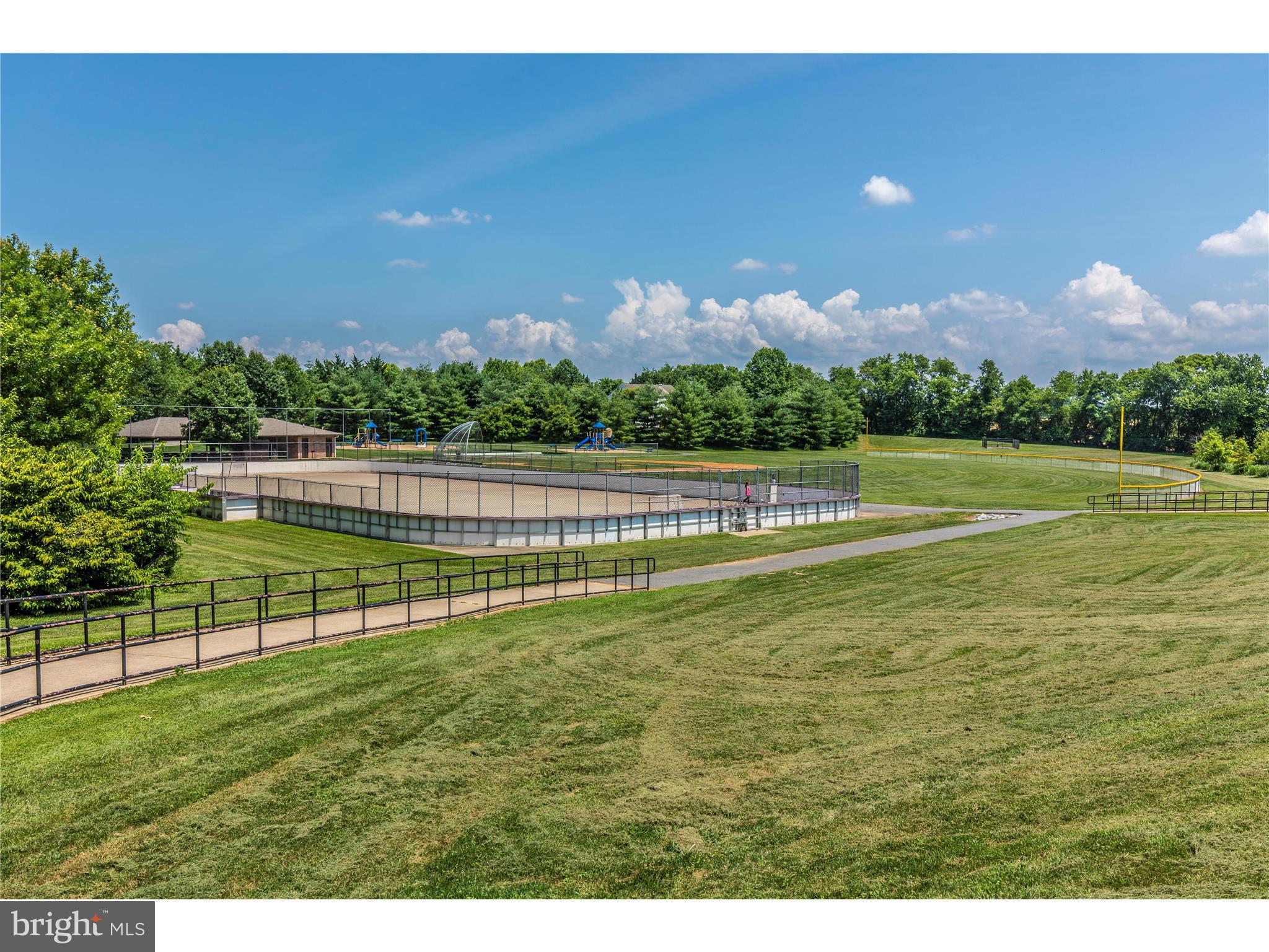 FREDERICKTOWNE VILLAGE - Residential