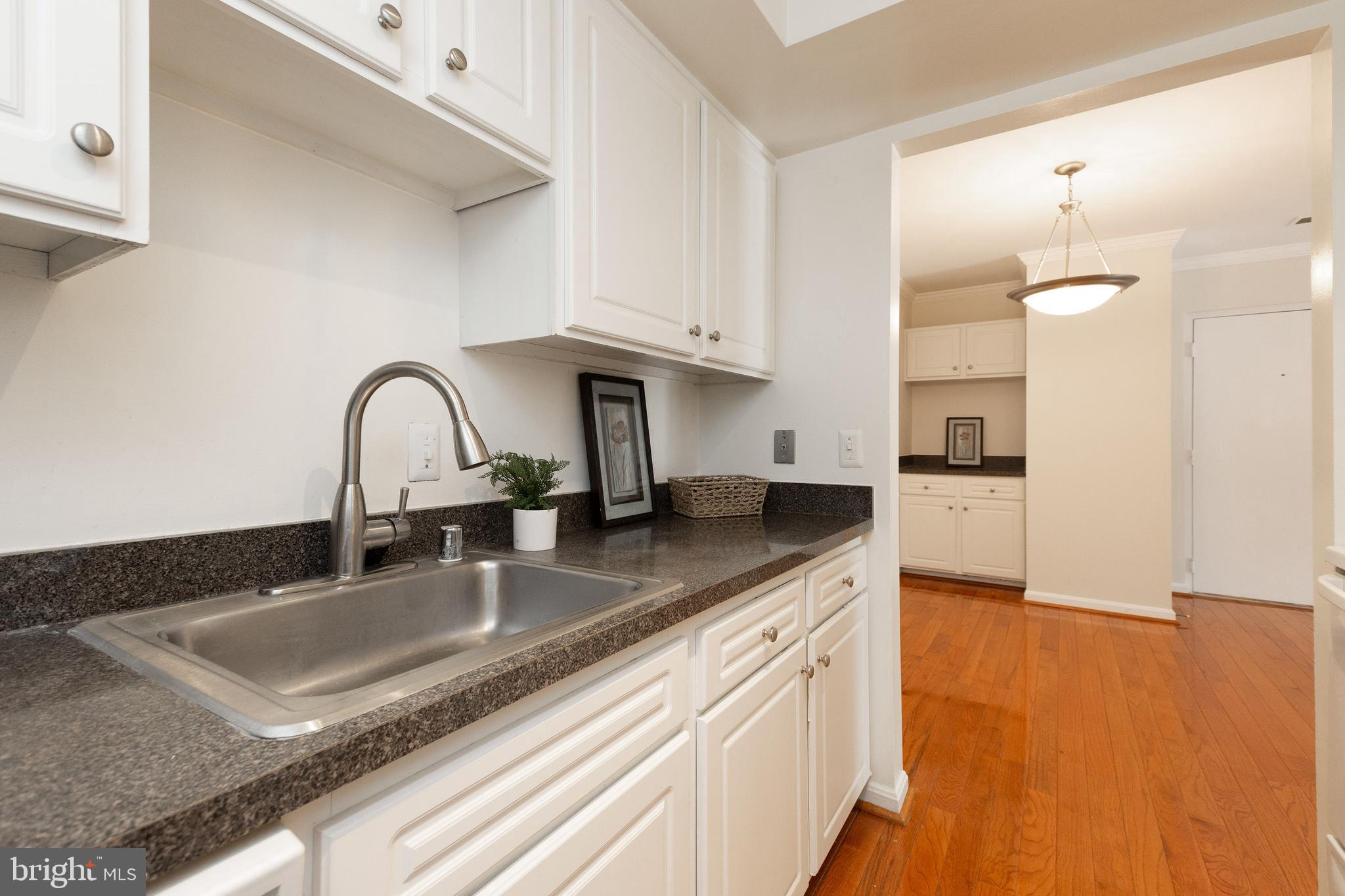 FLOWER HILL - Residential Lease