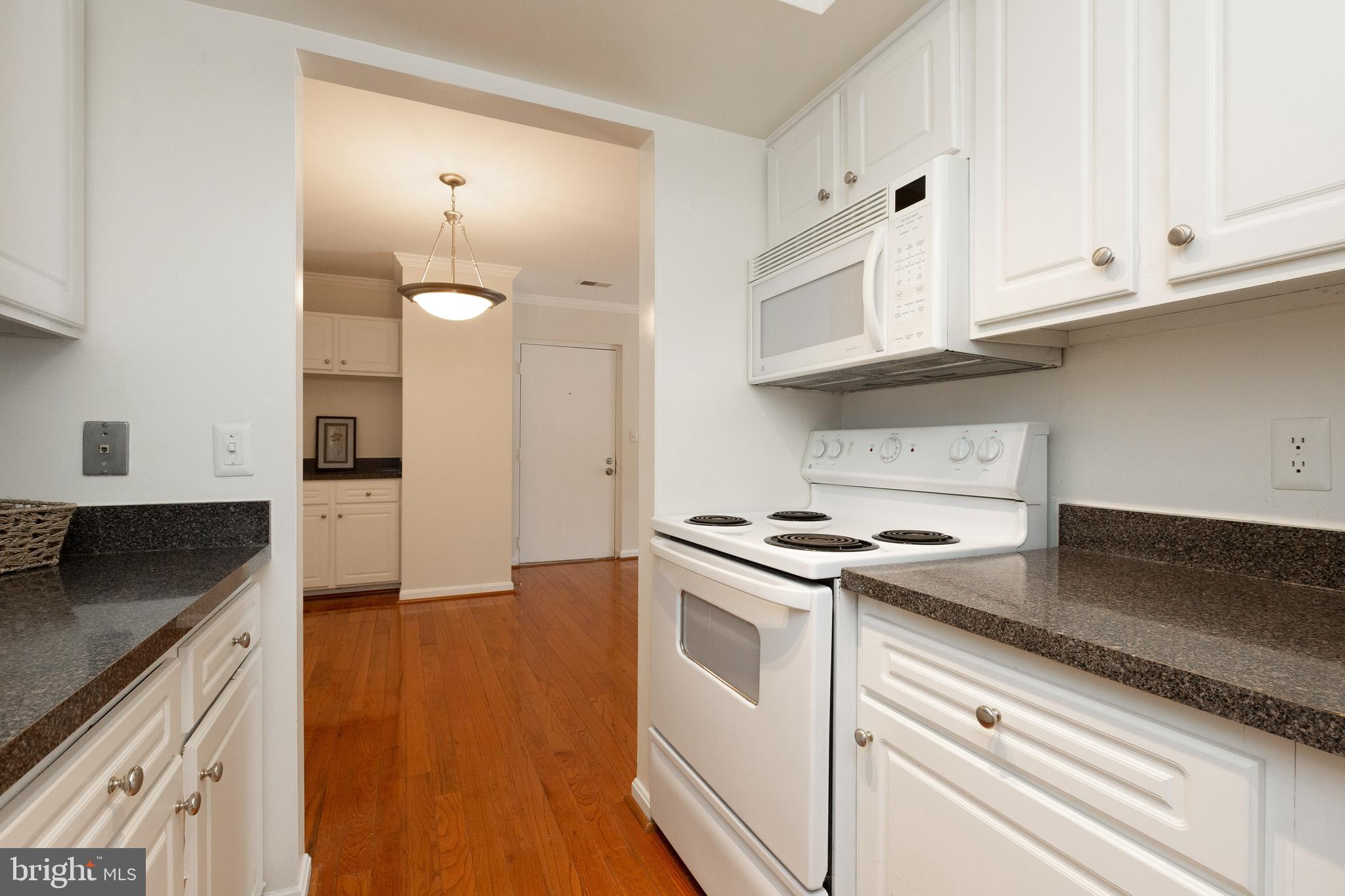 FLOWER HILL - Residential Lease