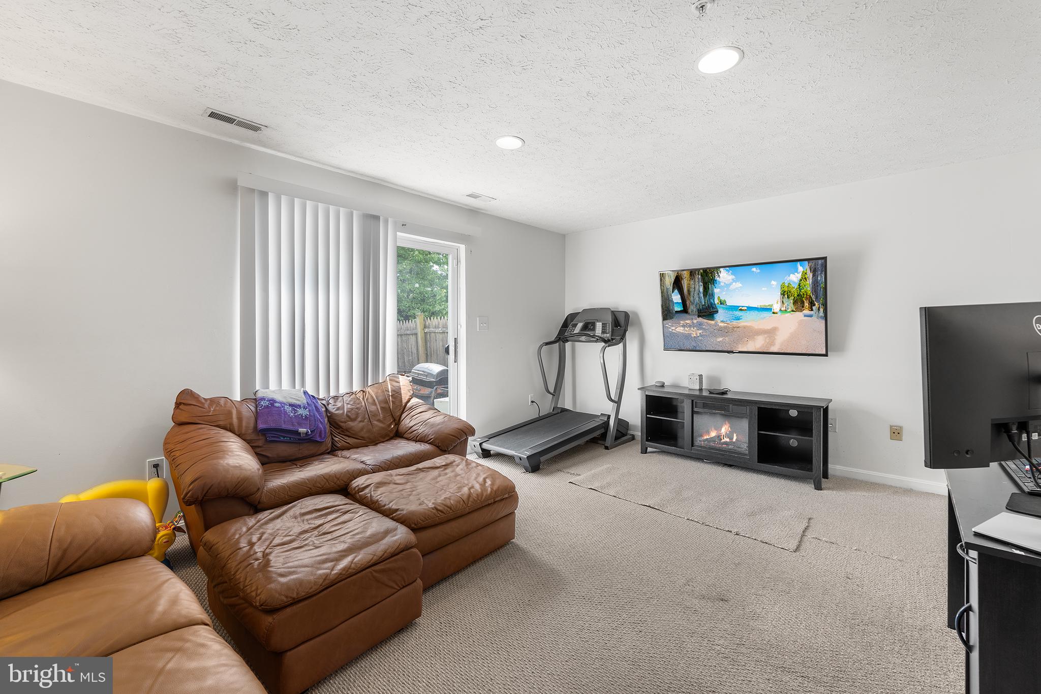 CLAYBROOKE - Residential