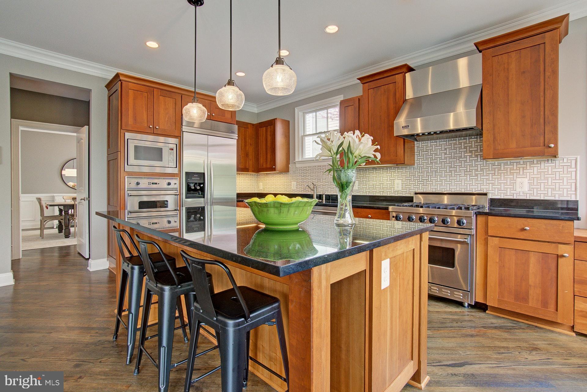 LYONHURST - Residential