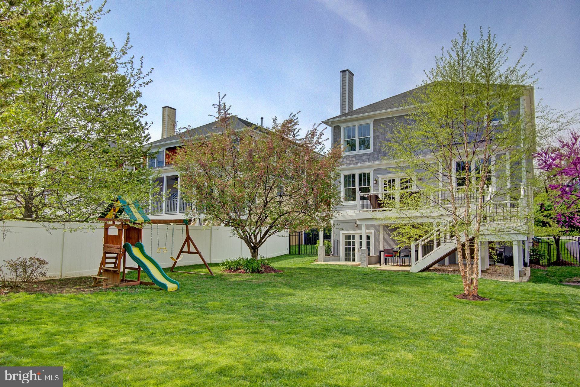 LYONHURST - Residential