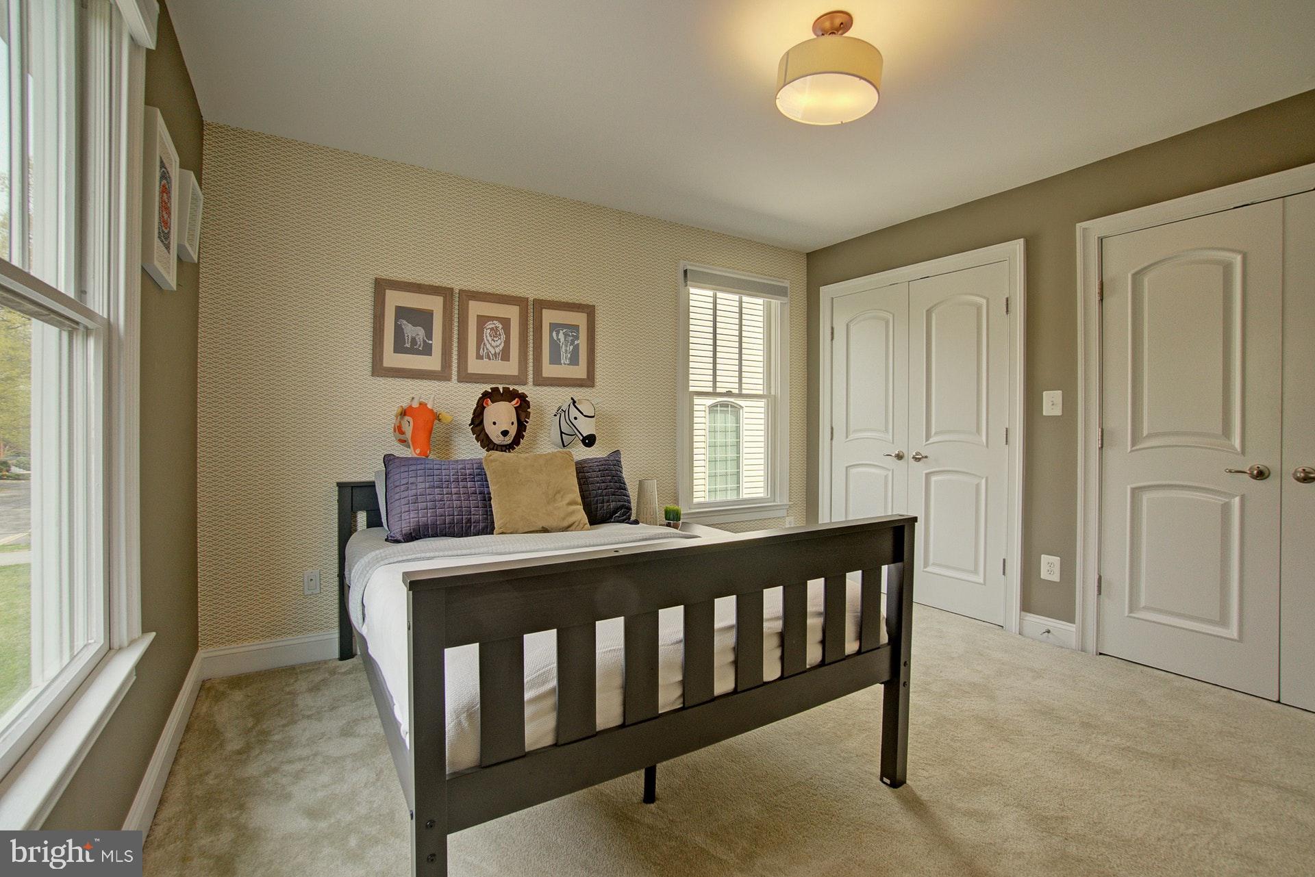 LYONHURST - Residential