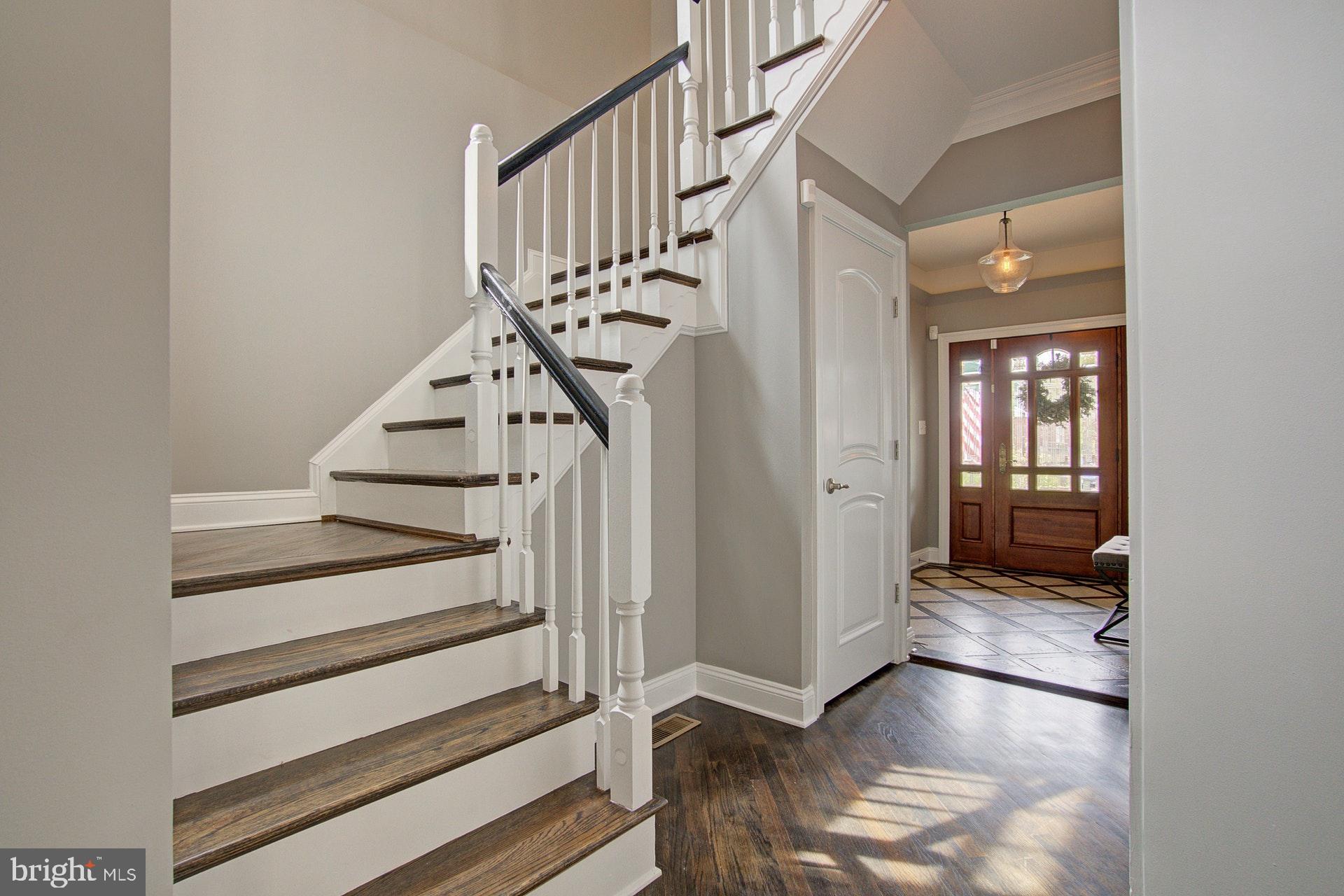 LYONHURST - Residential