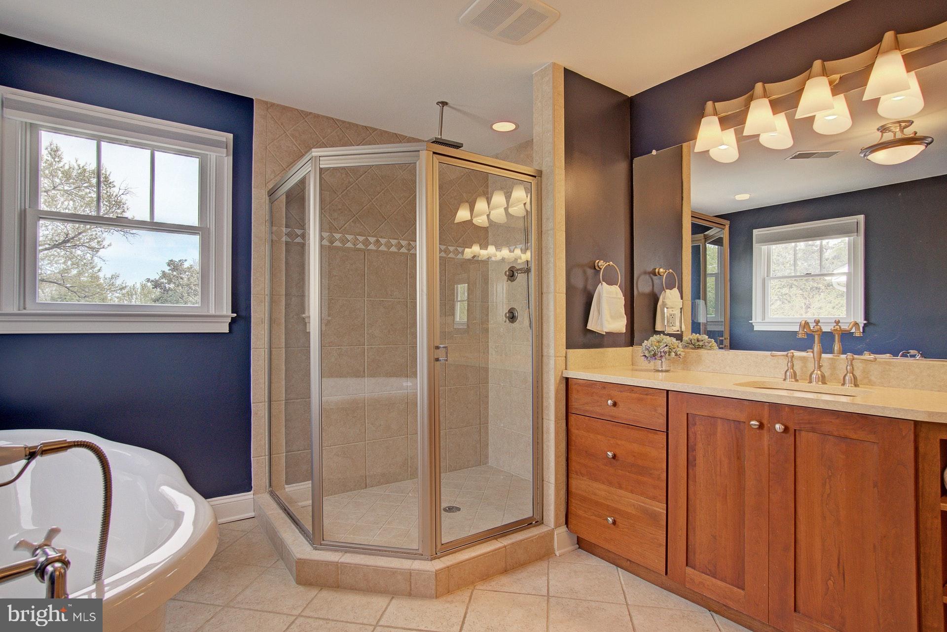 LYONHURST - Residential