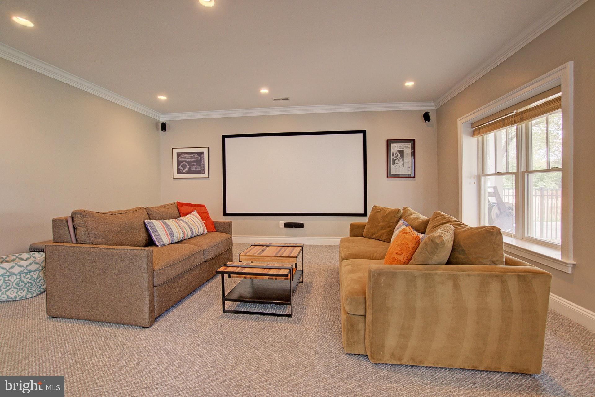 LYONHURST - Residential