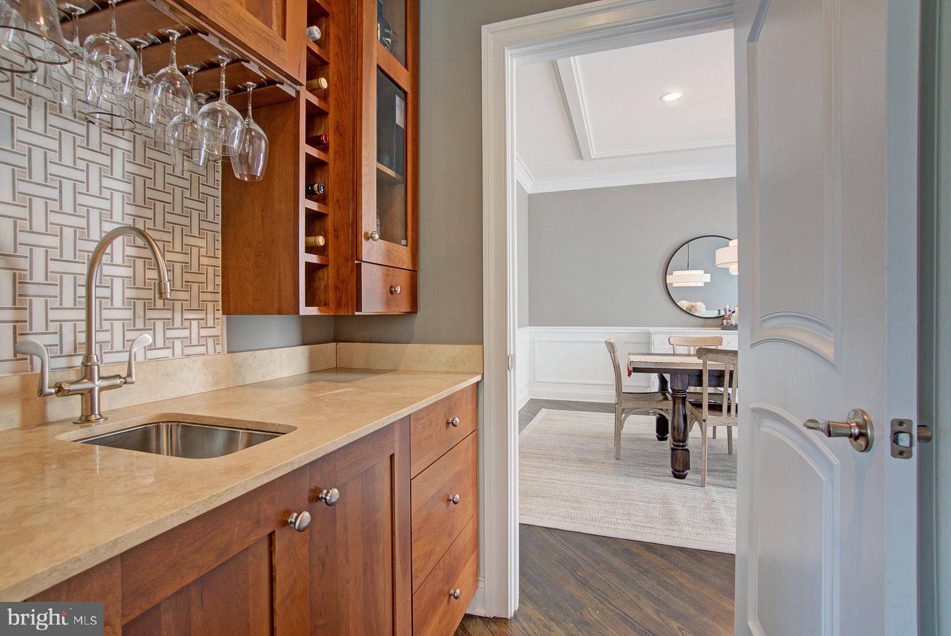 LYONHURST - Residential