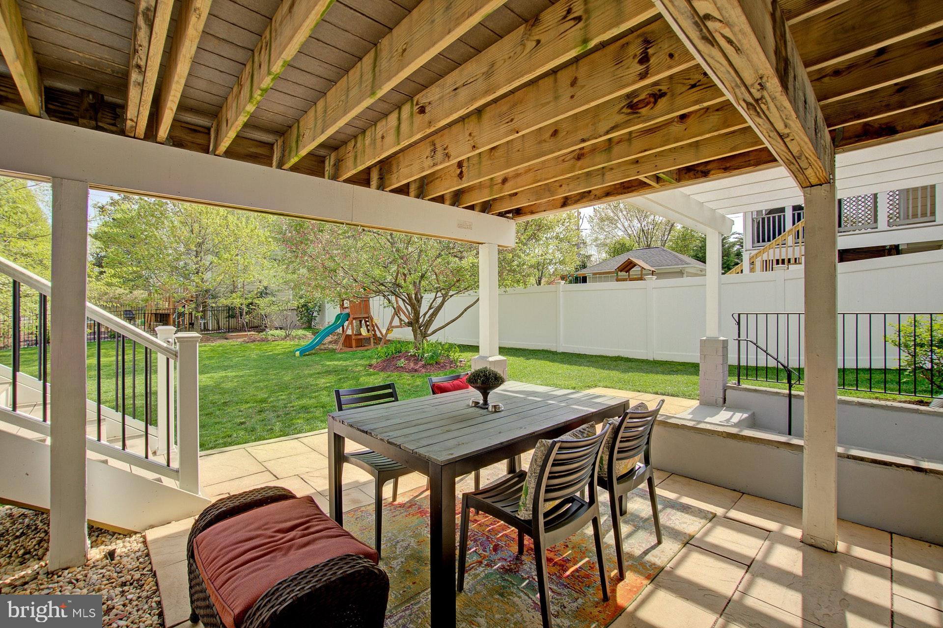 LYONHURST - Residential