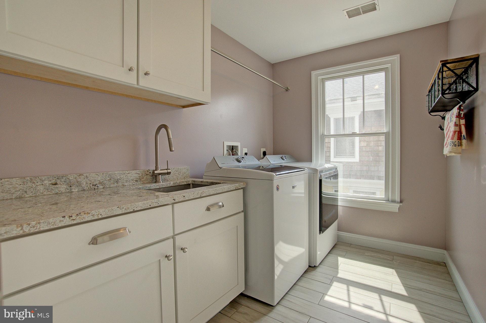 LYONHURST - Residential