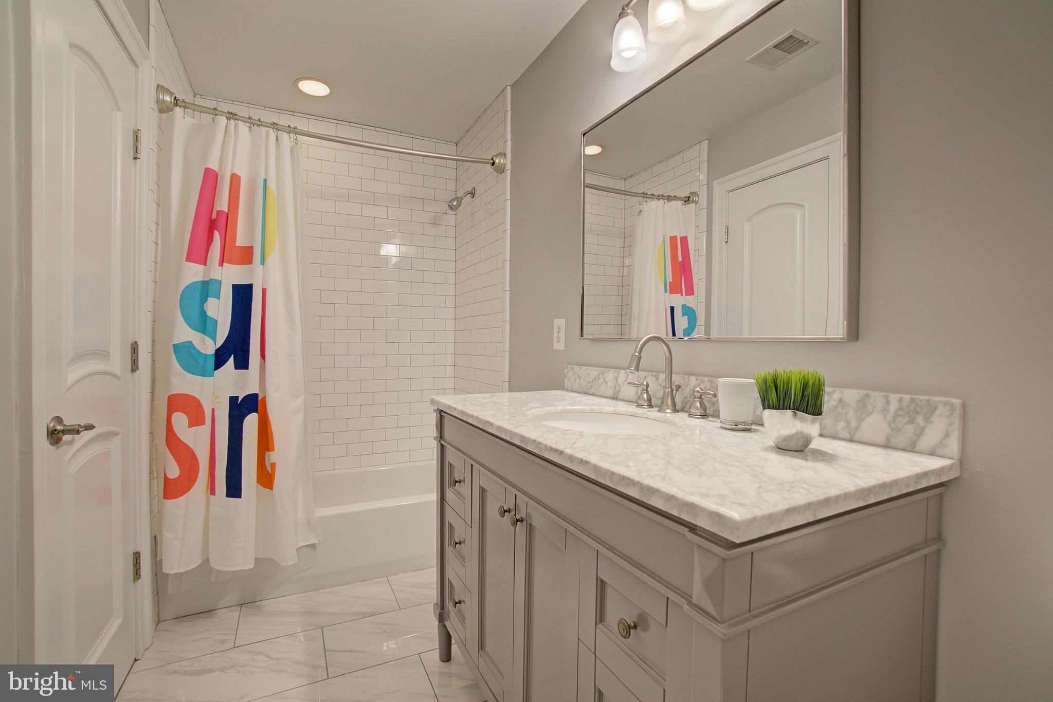 LYONHURST - Residential