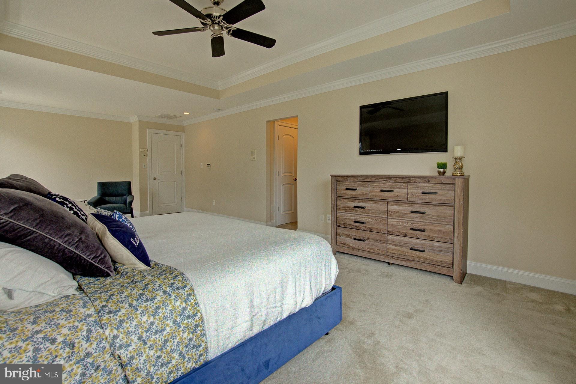 LYONHURST - Residential