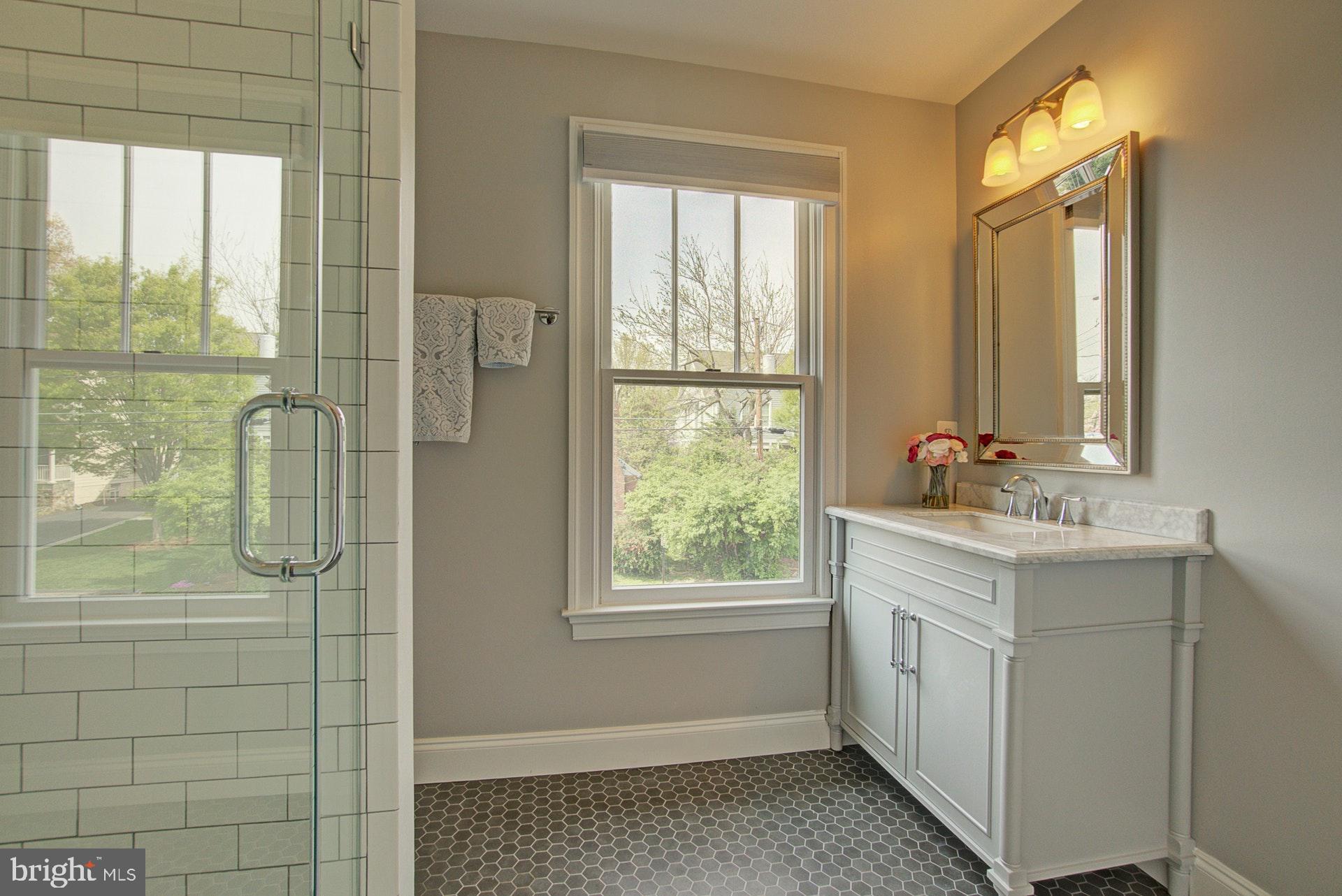 LYONHURST - Residential