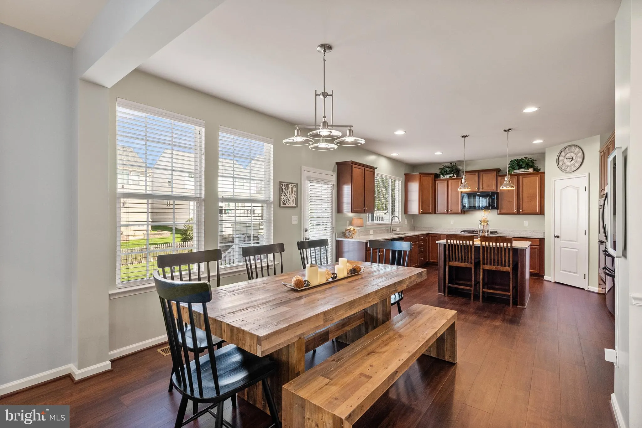 Gainesville, Virginia 20155, United States, 4 Bedrooms Bedrooms, ,5 BathroomsBathrooms,Residential,Pending,109088