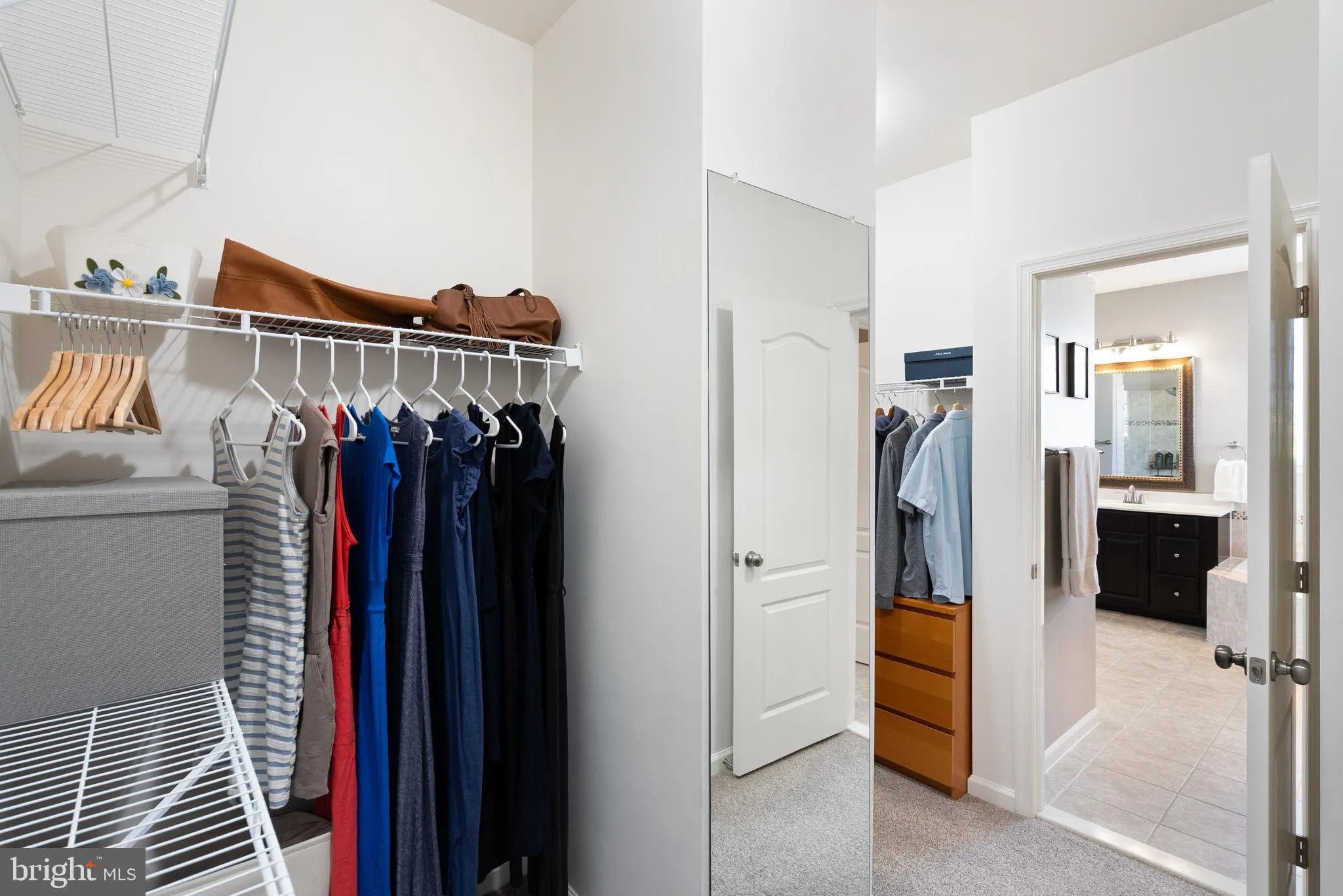 Gainesville, Virginia 20155, United States, 4 Bedrooms Bedrooms, ,5 BathroomsBathrooms,Residential,Pending,109088