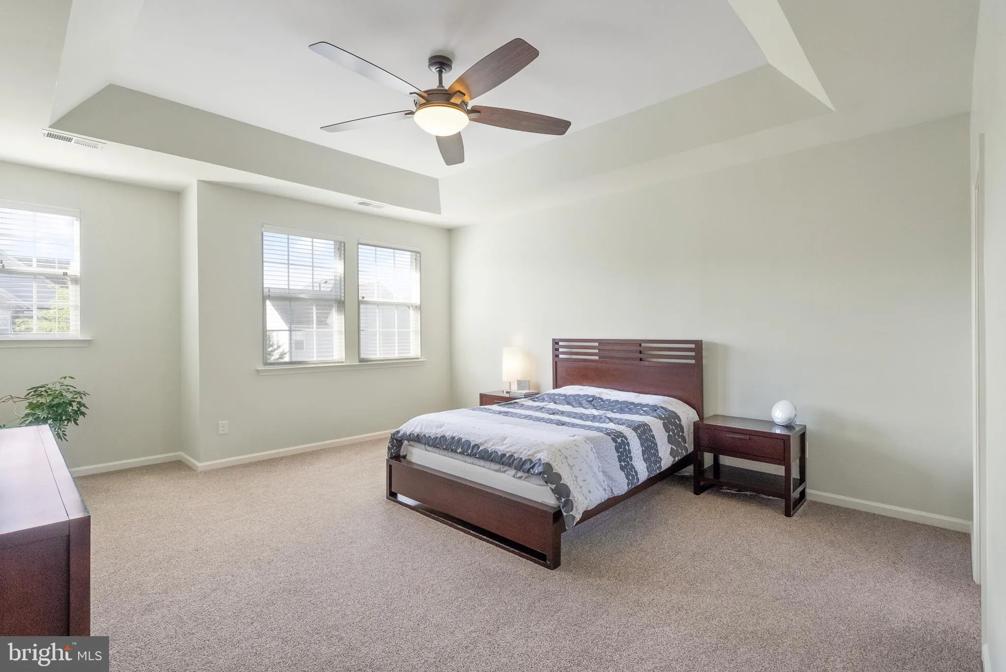 Gainesville, Virginia 20155, United States, 4 Bedrooms Bedrooms, ,5 BathroomsBathrooms,Residential,Pending,109088