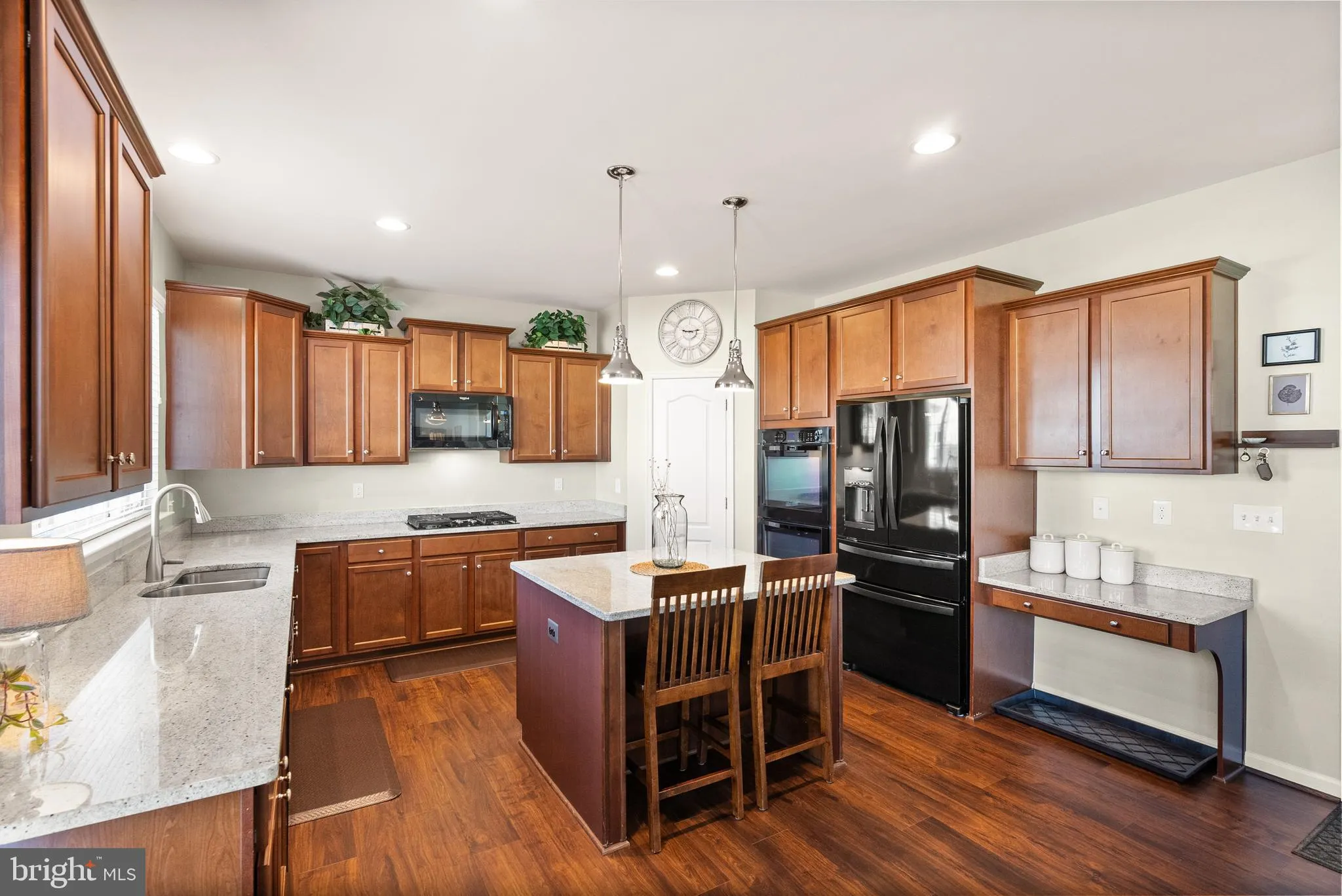 Gainesville, Virginia 20155, United States, 4 Bedrooms Bedrooms, ,5 BathroomsBathrooms,Residential,Pending,109088