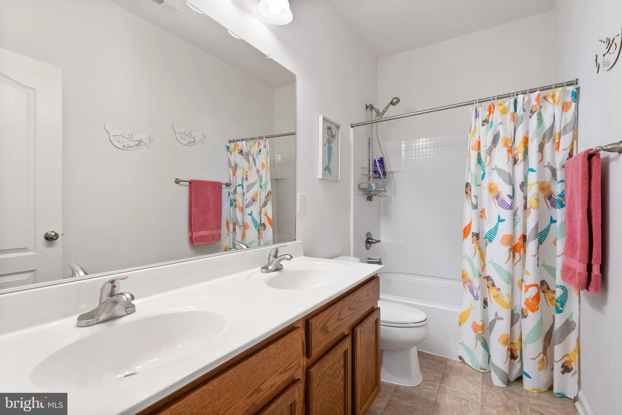 Gainesville, Virginia 20155, United States, 4 Bedrooms Bedrooms, ,5 BathroomsBathrooms,Residential,Pending,109088