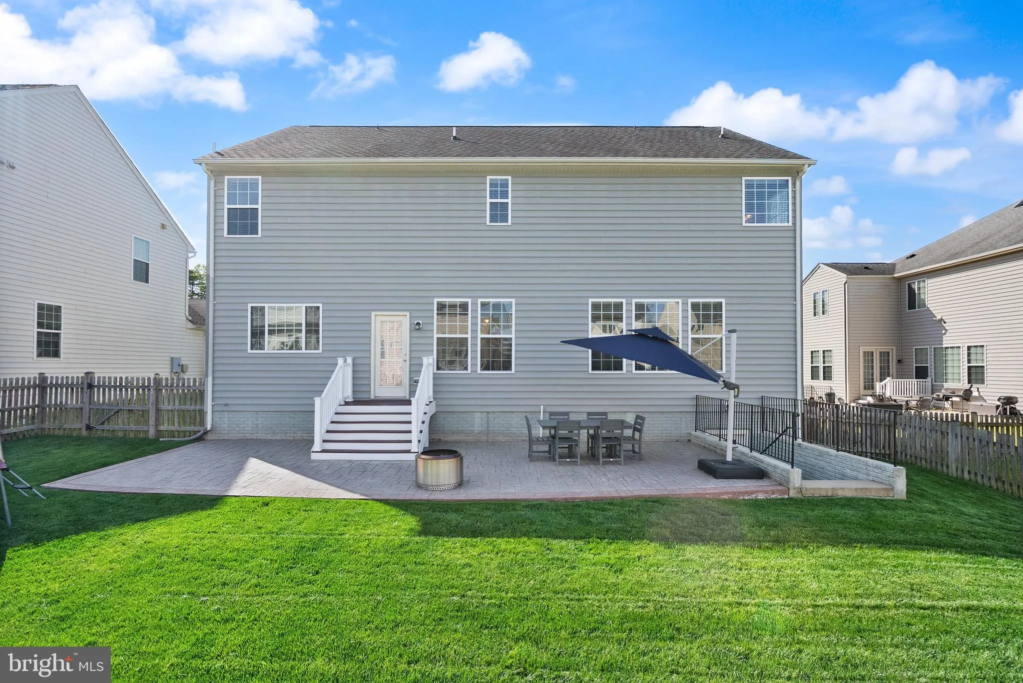 Gainesville, Virginia 20155, United States, 4 Bedrooms Bedrooms, ,5 BathroomsBathrooms,Residential,Pending,109088