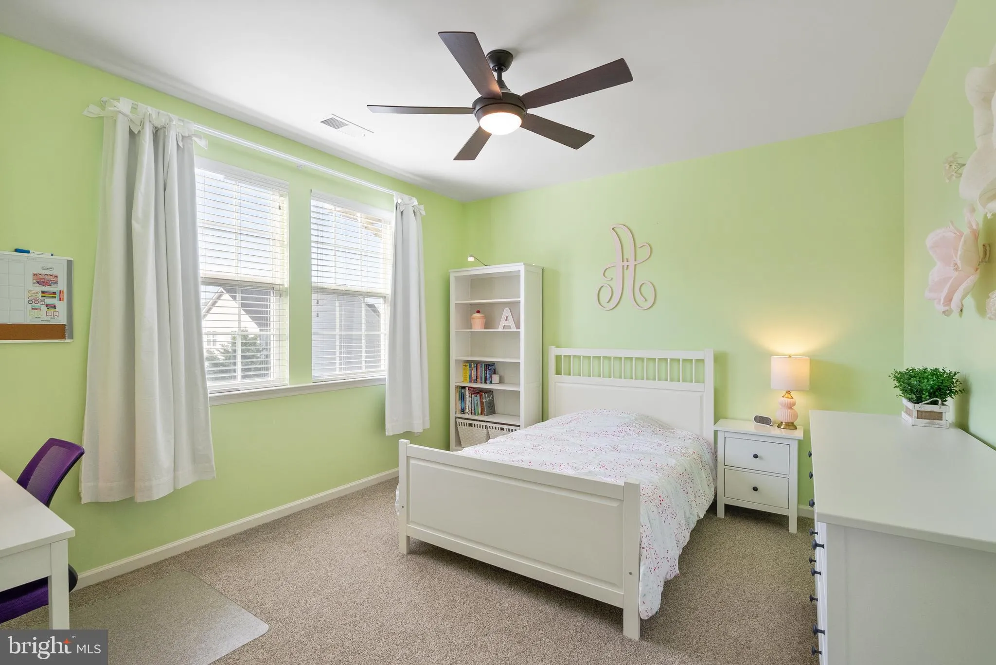 Gainesville, Virginia 20155, United States, 4 Bedrooms Bedrooms, ,5 BathroomsBathrooms,Residential,Pending,109088