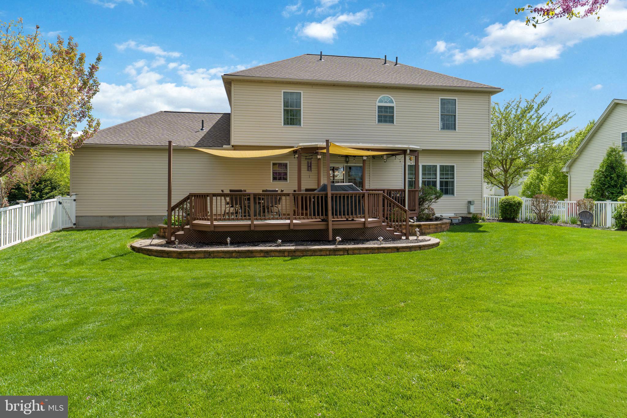 STONE KNOLL - Residential