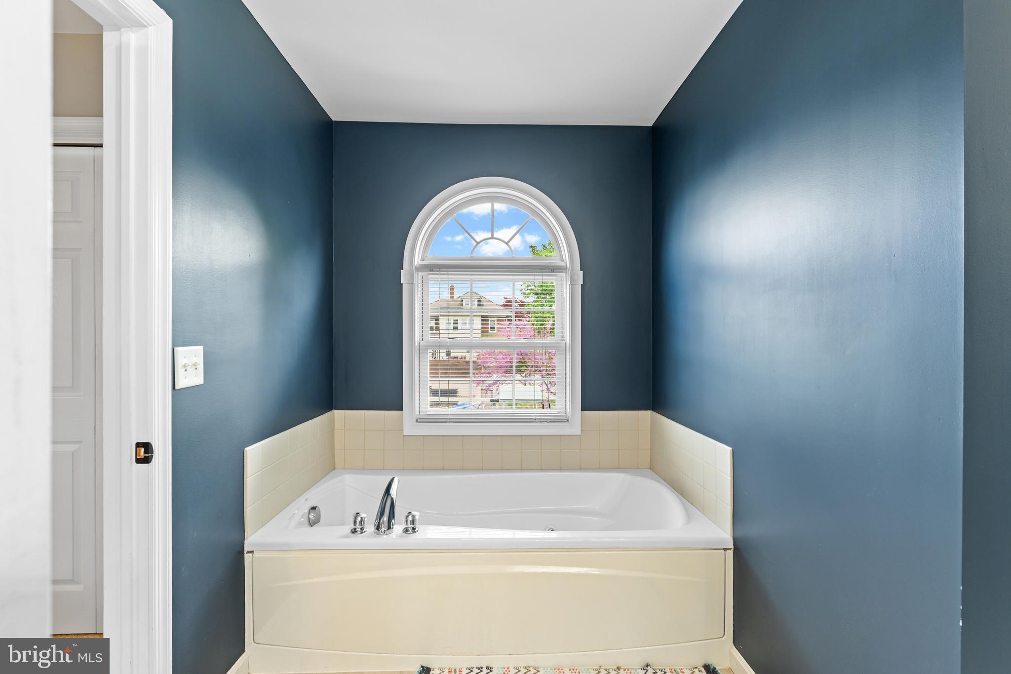 STONE KNOLL - Residential